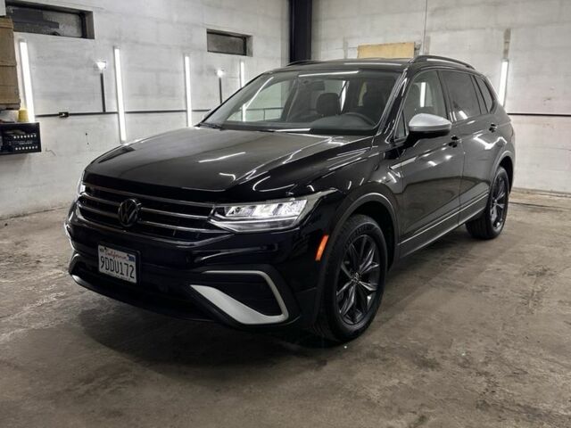 Черный Фольксваген Тигуан, объемом двигателя 2 л и пробегом 115 тыс. км за 21499 $, фото 3 на Automoto.ua