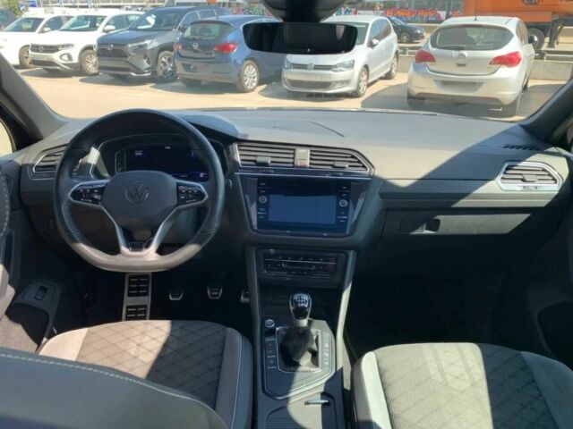 Черный Фольксваген Тигуан, объемом двигателя 2 л и пробегом 15 тыс. км за 17000 $, фото 5 на Automoto.ua