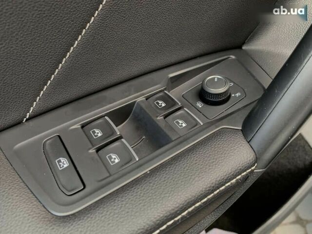 Чорний Фольксваген Тігуан, об'ємом двигуна 2 л та пробігом 10 тис. км за 27955 $, фото 23 на Automoto.ua