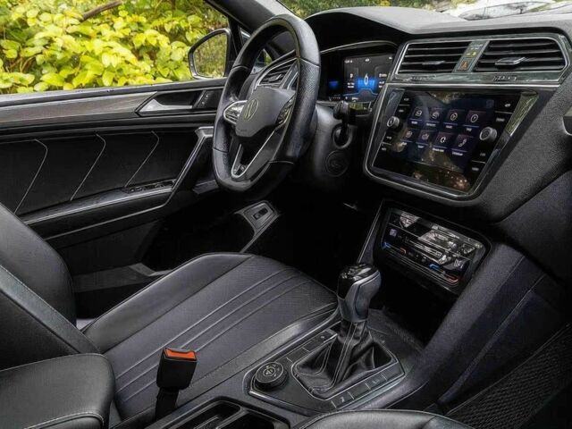 Черный Фольксваген Тигуан, объемом двигателя 2 л и пробегом 21 тыс. км за 8500 $, фото 7 на Automoto.ua