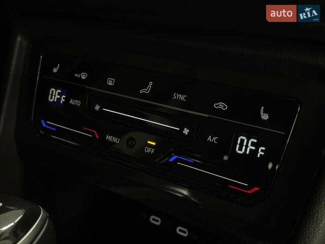 Чорний Фольксваген Тігуан, об'ємом двигуна 2 л та пробігом 98 тис. км за 25999 $, фото 31 на Automoto.ua