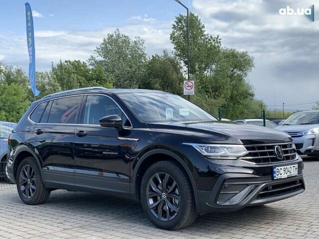 Чорний Фольксваген Тігуан, об'ємом двигуна 2 л та пробігом 10 тис. км за 27955 $, фото 4 на Automoto.ua