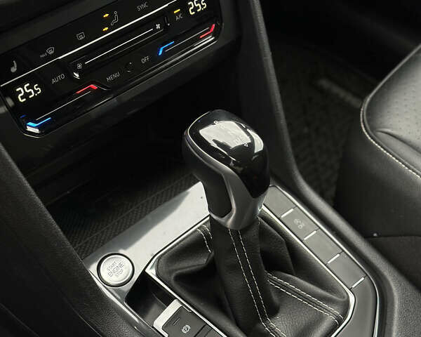 Черный Фольксваген Тигуан, объемом двигателя 2 л и пробегом 137 тыс. км за 22300 $, фото 33 на Automoto.ua