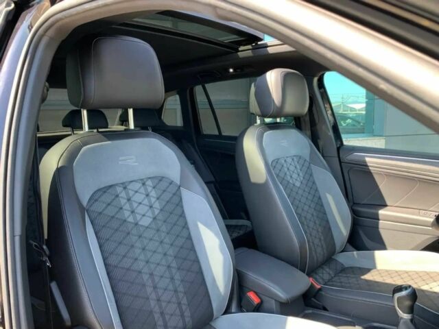 Черный Фольксваген Тигуан, объемом двигателя 2 л и пробегом 15 тыс. км за 17000 $, фото 9 на Automoto.ua