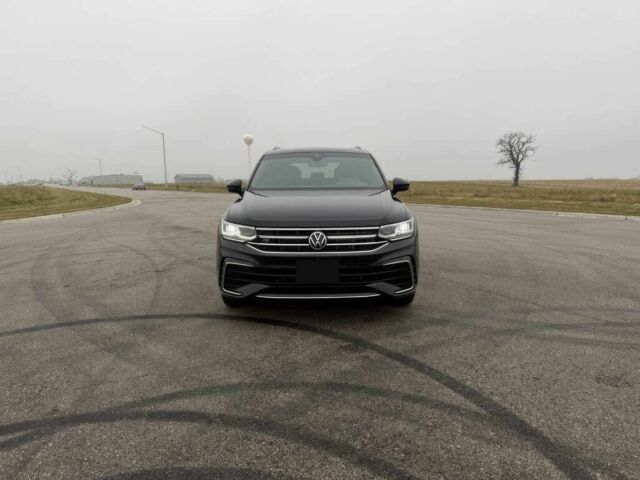 Черный Фольксваген Тигуан, объемом двигателя 2 л и пробегом 18 тыс. км за 21300 $, фото 1 на Automoto.ua