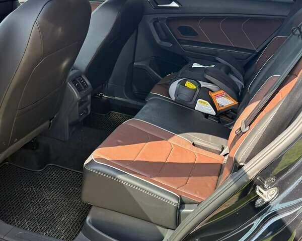 Черный Фольксваген Тигуан, объемом двигателя 2 л и пробегом 66 тыс. км за 42000 $, фото 5 на Automoto.ua