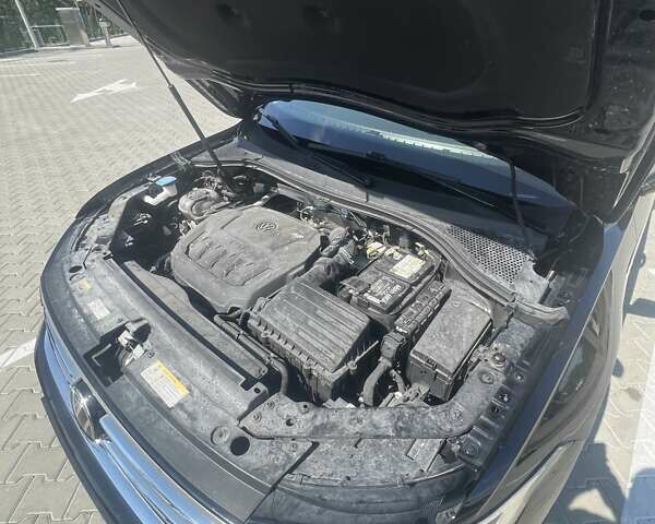 Черный Фольксваген Тигуан, объемом двигателя 1.98 л и пробегом 33 тыс. км за 27519 $, фото 25 на Automoto.ua