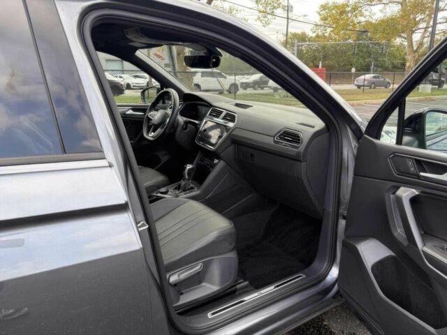 Черный Фольксваген Тигуан, объемом двигателя 2 л и пробегом 18 тыс. км за 15000 $, фото 9 на Automoto.ua