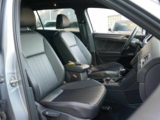 Черный Фольксваген Тигуан, объемом двигателя 2 л и пробегом 28 тыс. км за 15900 $, фото 9 на Automoto.ua