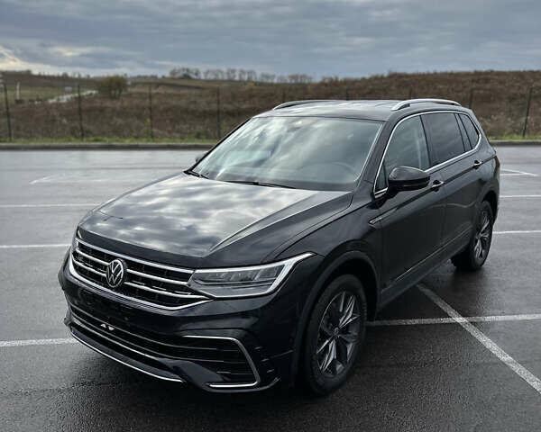 Черный Фольксваген Тигуан, объемом двигателя 2 л и пробегом 137 тыс. км за 22300 $, фото 3 на Automoto.ua