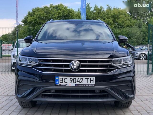 Чорний Фольксваген Тігуан, об'ємом двигуна 2 л та пробігом 10 тис. км за 27955 $, фото 3 на Automoto.ua
