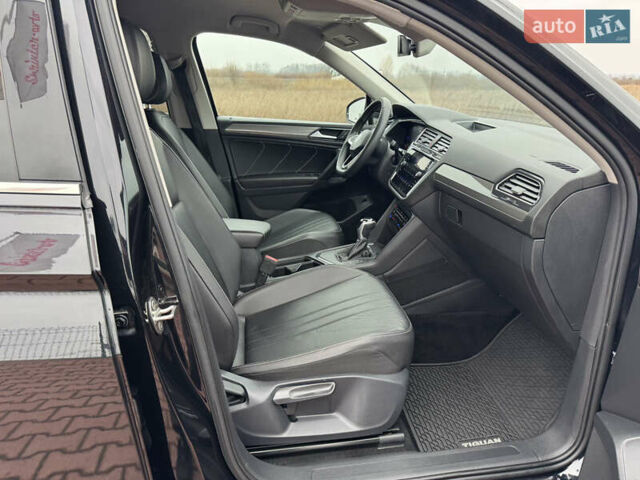 Черный Фольксваген Тигуан, объемом двигателя 1.98 л и пробегом 54 тыс. км за 21900 $, фото 37 на Automoto.ua