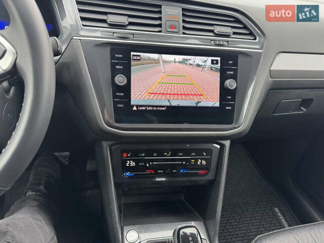 Черный Фольксваген Тигуан, объемом двигателя 1.98 л и пробегом 54 тыс. км за 21900 $, фото 21 на Automoto.ua