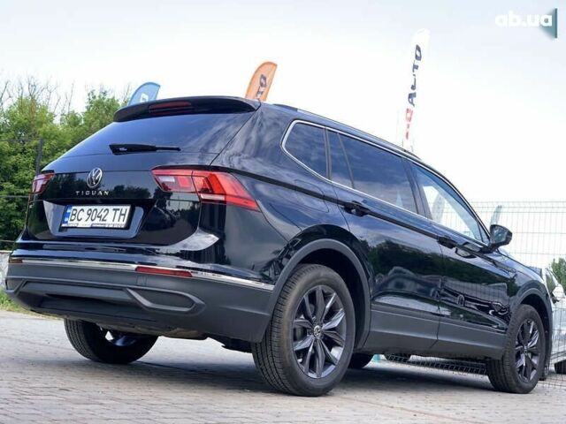Чорний Фольксваген Тігуан, об'ємом двигуна 2 л та пробігом 10 тис. км за 27955 $, фото 13 на Automoto.ua