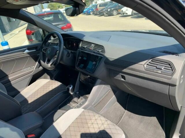 Черный Фольксваген Тигуан, объемом двигателя 2 л и пробегом 15 тыс. км за 17000 $, фото 6 на Automoto.ua