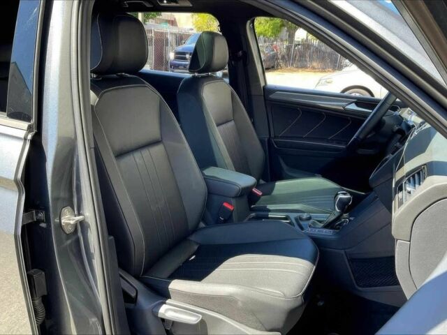 Черный Фольксваген Тигуан, объемом двигателя 2 л и пробегом 11 тыс. км за 7800 $, фото 15 на Automoto.ua