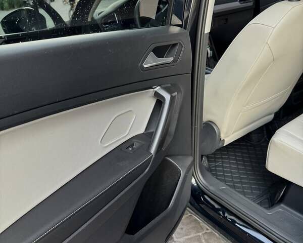 Черный Фольксваген Тигуан, объемом двигателя 1.98 л и пробегом 50 тыс. км за 23700 $, фото 28 на Automoto.ua