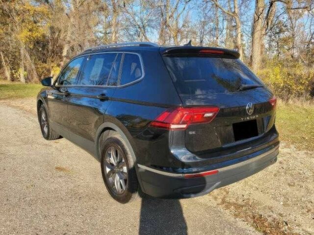 Черный Фольксваген Тигуан, объемом двигателя 2 л и пробегом 15 тыс. км за 11500 $, фото 7 на Automoto.ua