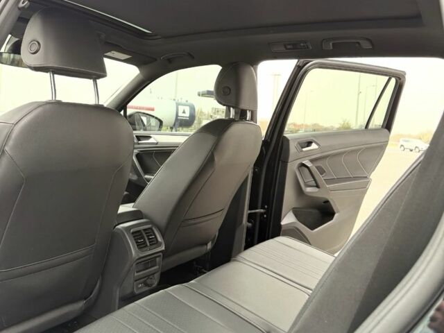 Черный Фольксваген Тигуан, объемом двигателя 0 л и пробегом 89 тыс. км за 26000 $, фото 8 на Automoto.ua