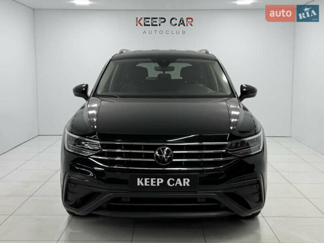 Черный Фольксваген Тигуан, объемом двигателя 2 л и пробегом 13 тыс. км за 27800 $, фото 5 на Automoto.ua