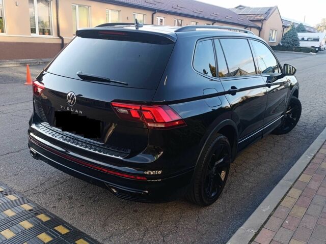 Черный Фольксваген Тигуан, объемом двигателя 2 л и пробегом 55 тыс. км за 26900 $, фото 1 на Automoto.ua