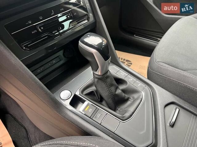 Чорний Фольксваген Тігуан, об'ємом двигуна 1.97 л та пробігом 164 тис. км за 35000 $, фото 19 на Automoto.ua