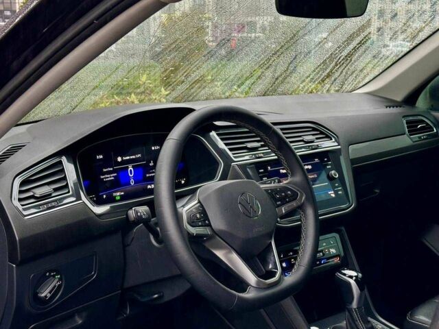 Черный Фольксваген Тигуан, объемом двигателя 2 л и пробегом 71 тыс. км за 27900 $, фото 13 на Automoto.ua