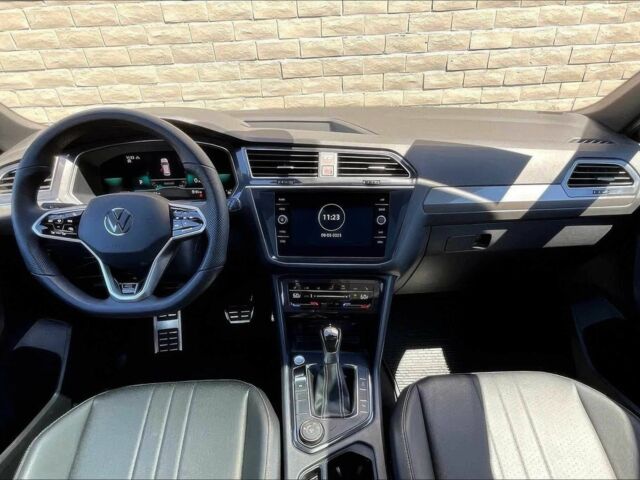 Черный Фольксваген Тигуан, объемом двигателя 2 л и пробегом 11 тыс. км за 7800 $, фото 6 на Automoto.ua