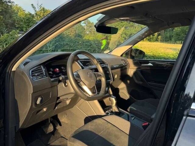 Чорний Фольксваген Тігуан, об'ємом двигуна 0 л та пробігом 42 тис. км за 19000 $, фото 3 на Automoto.ua