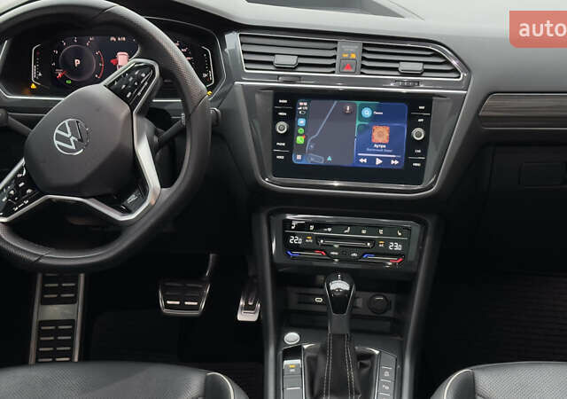 Черный Фольксваген Тигуан, объемом двигателя 1.98 л и пробегом 32 тыс. км за 33700 $, фото 32 на Automoto.ua