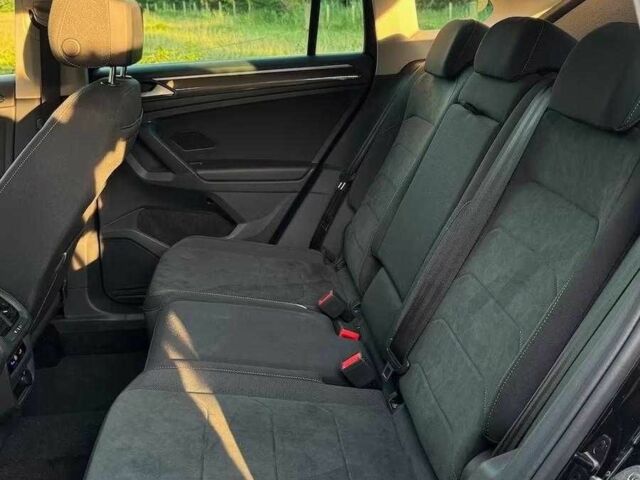 Чорний Фольксваген Тігуан, об'ємом двигуна 0 л та пробігом 42 тис. км за 19000 $, фото 5 на Automoto.ua