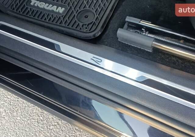 Черный Фольксваген Тигуан, объемом двигателя 2 л и пробегом 89 тыс. км за 26900 $, фото 32 на Automoto.ua