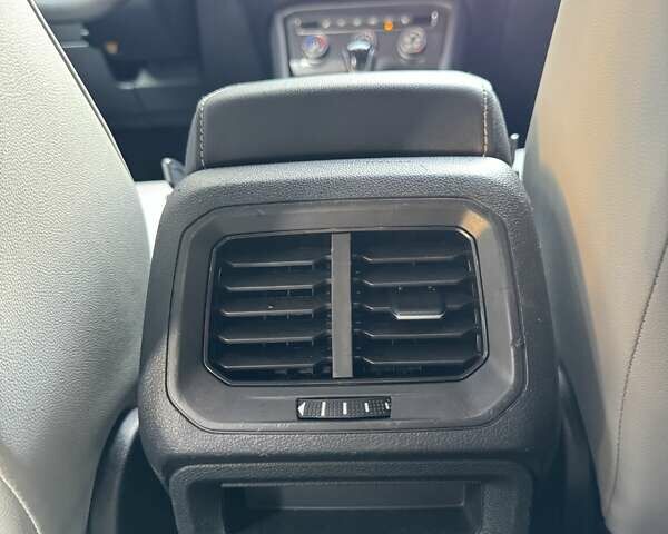 Черный Фольксваген Тигуан, объемом двигателя 1.98 л и пробегом 50 тыс. км за 23700 $, фото 25 на Automoto.ua