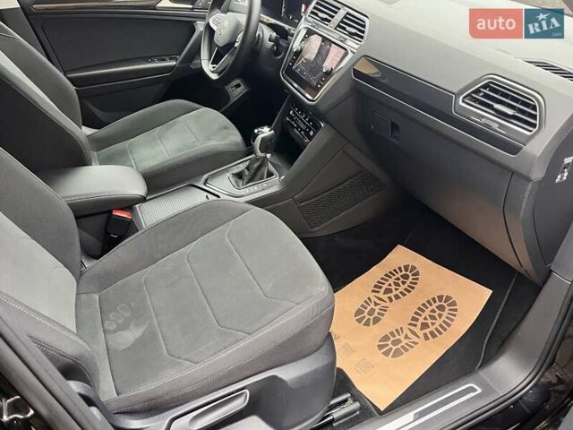 Чорний Фольксваген Тігуан, об'ємом двигуна 1.97 л та пробігом 164 тис. км за 35000 $, фото 35 на Automoto.ua