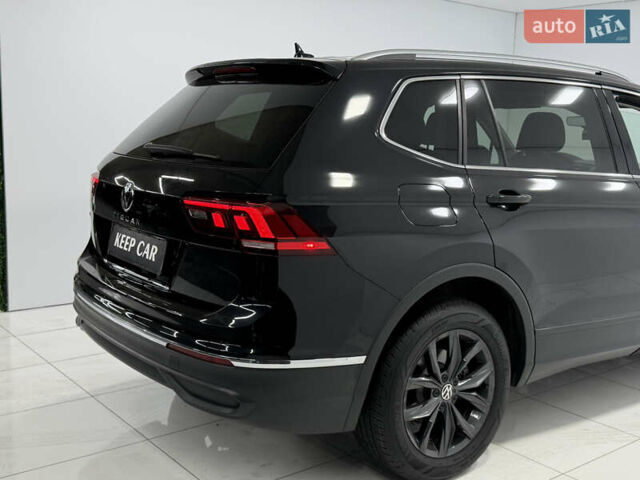 Черный Фольксваген Тигуан, объемом двигателя 2 л и пробегом 13 тыс. км за 27800 $, фото 8 на Automoto.ua