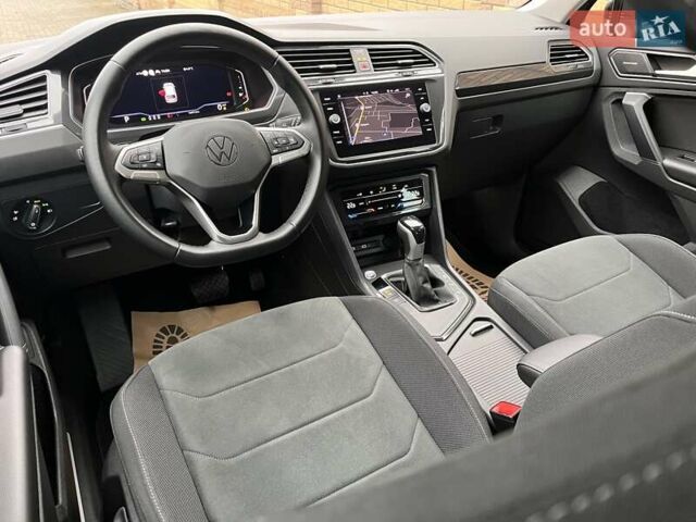 Чорний Фольксваген Тігуан, об'ємом двигуна 1.97 л та пробігом 164 тис. км за 35000 $, фото 24 на Automoto.ua