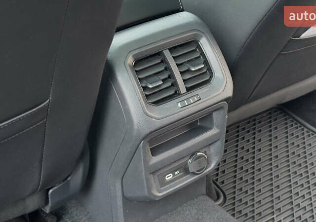 Черный Фольксваген Тигуан, объемом двигателя 1.98 л и пробегом 32 тыс. км за 33700 $, фото 29 на Automoto.ua