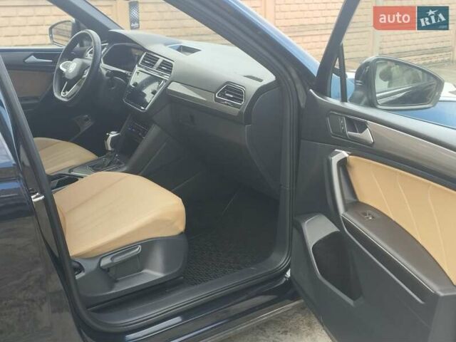 Чорний Фольксваген Тігуан, об'ємом двигуна 1.98 л та пробігом 28 тис. км за 27800 $, фото 8 на Automoto.ua