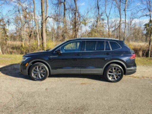 Черный Фольксваген Тигуан, объемом двигателя 2 л и пробегом 15 тыс. км за 11500 $, фото 8 на Automoto.ua