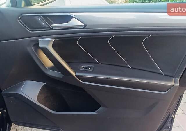 Черный Фольксваген Тигуан, объемом двигателя 2 л и пробегом 89 тыс. км за 26900 $, фото 17 на Automoto.ua