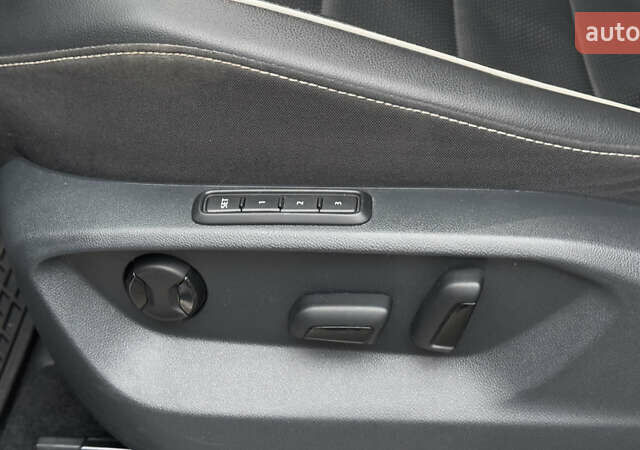 Черный Фольксваген Тигуан, объемом двигателя 1.98 л и пробегом 32 тыс. км за 33700 $, фото 45 на Automoto.ua