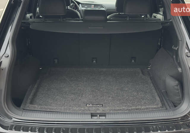 Черный Фольксваген Тигуан, объемом двигателя 1.98 л и пробегом 32 тыс. км за 33700 $, фото 20 на Automoto.ua