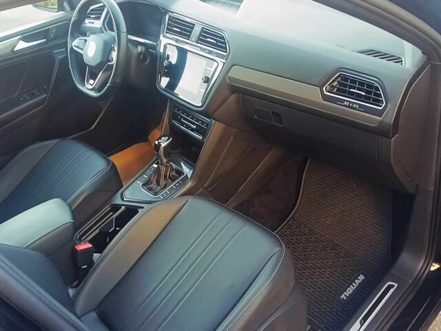 Черный Фольксваген Тигуан, объемом двигателя 2 л и пробегом 55 тыс. км за 26900 $, фото 19 на Automoto.ua