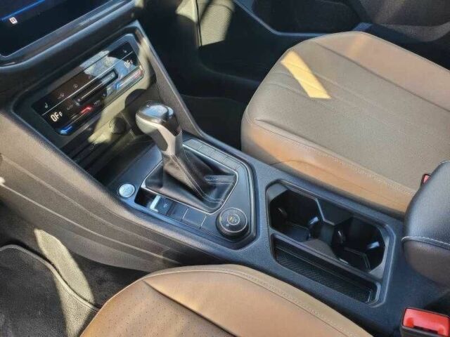 Черный Фольксваген Тигуан, объемом двигателя 2 л и пробегом 15 тыс. км за 11500 $, фото 14 на Automoto.ua