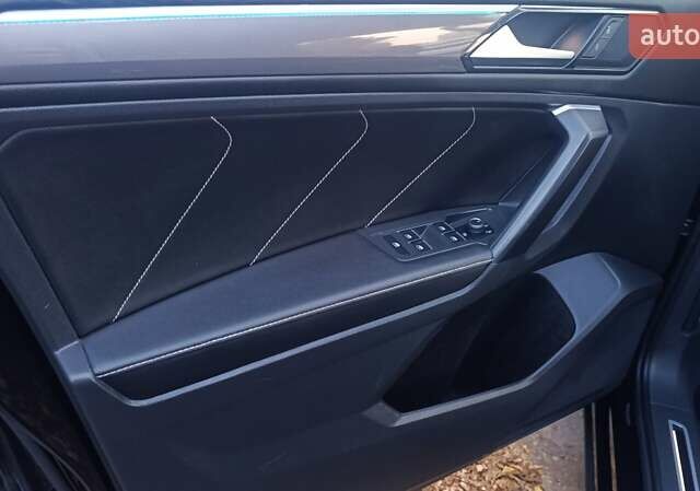 Черный Фольксваген Тигуан, объемом двигателя 2 л и пробегом 89 тыс. км за 26900 $, фото 78 на Automoto.ua