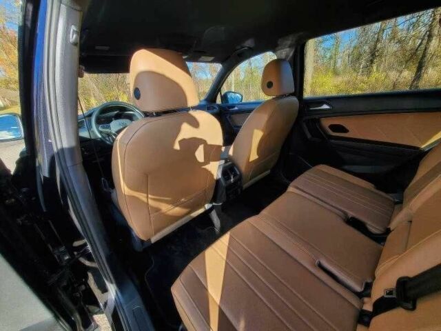 Черный Фольксваген Тигуан, объемом двигателя 2 л и пробегом 15 тыс. км за 11500 $, фото 10 на Automoto.ua