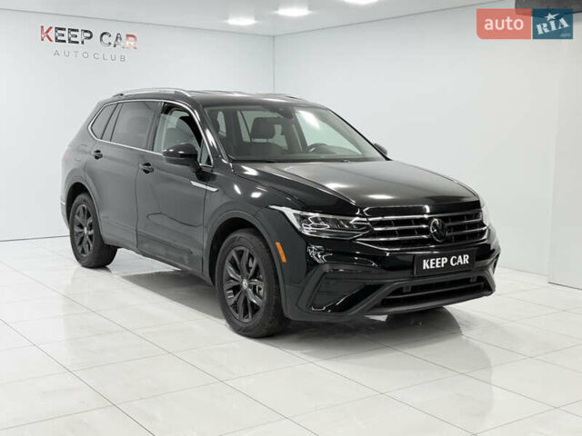 Черный Фольксваген Тигуан, объемом двигателя 2 л и пробегом 13 тыс. км за 27800 $, фото 4 на Automoto.ua