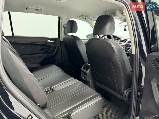 Черный Фольксваген Тигуан, объемом двигателя 2 л и пробегом 13 тыс. км за 27800 $, фото 14 на Automoto.ua