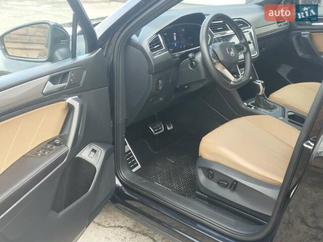 Чорний Фольксваген Тігуан, об'ємом двигуна 1.98 л та пробігом 28 тис. км за 27800 $, фото 11 на Automoto.ua