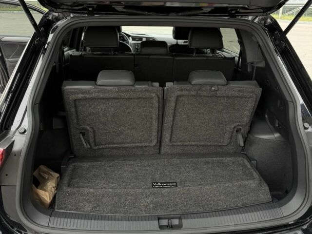 Черный Фольксваген Тигуан, объемом двигателя 0 л и пробегом 89 тыс. км за 26000 $, фото 6 на Automoto.ua